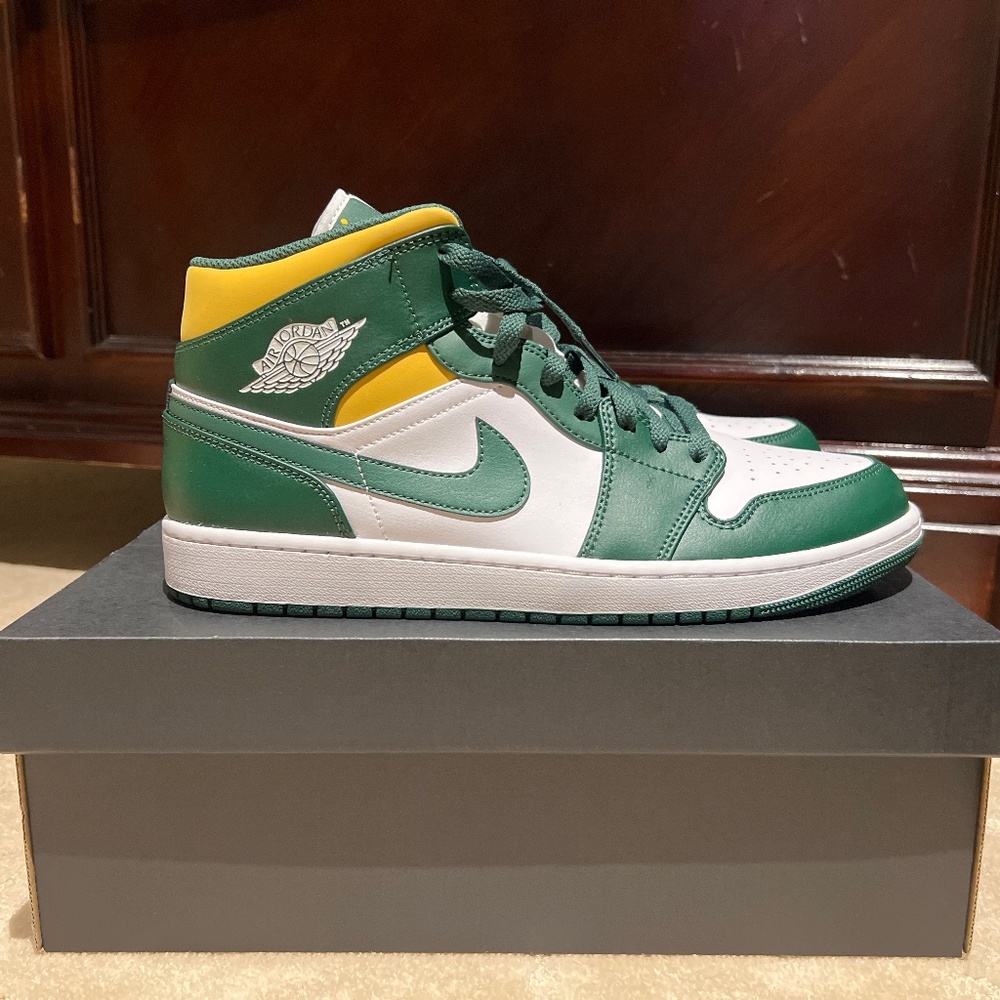 Jordan 1 mid Noble Green